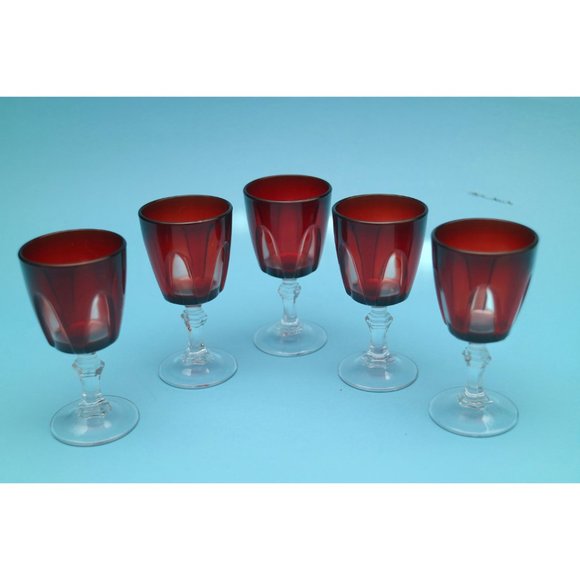Cristal D’Arques Durand Gothic 4 Aperitif Wine Glasses Ruby Red Cut To Clear - Picture 2 of 4